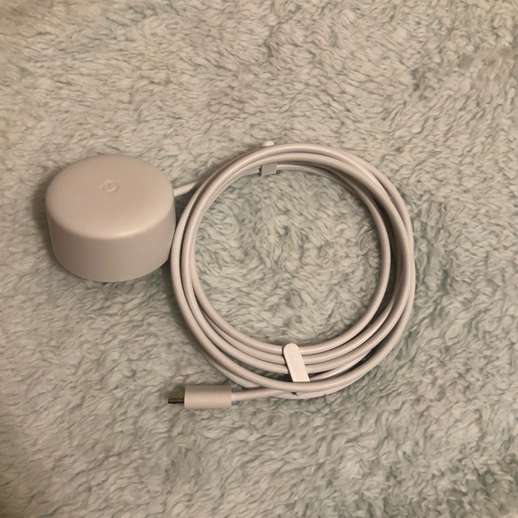 Google Home Mini - Picture 3 of 4